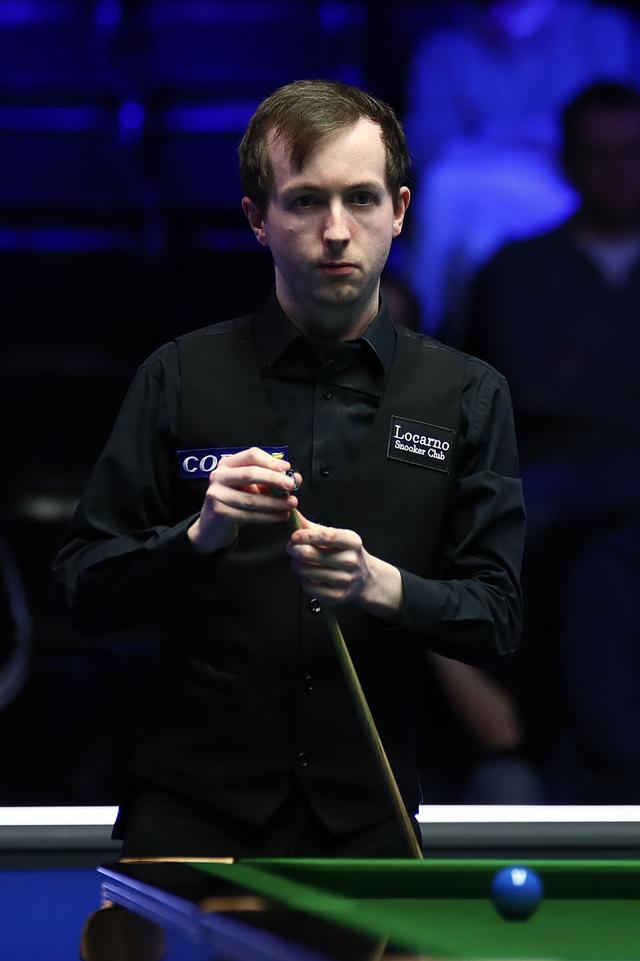 了距离感 了距离感