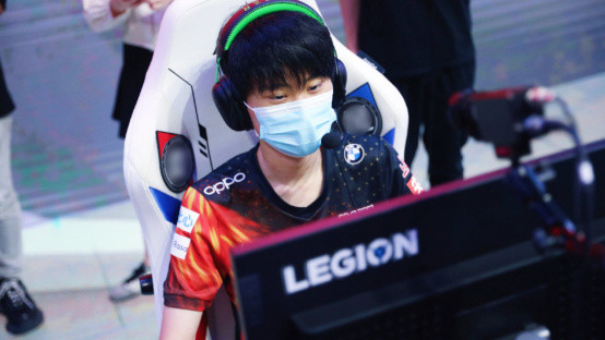 在防守端 在防守端