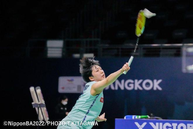 现出强大的 现出强大的